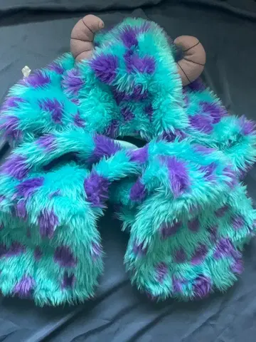 디즈니 몬스터 주식회사 설리 팬캡 머플러 장갑