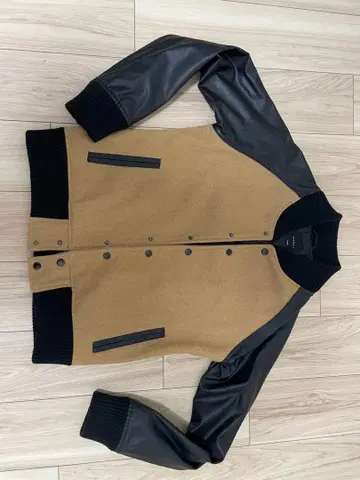 roshell 바시티 자켓 L 사이즈 베이지 x 블랙