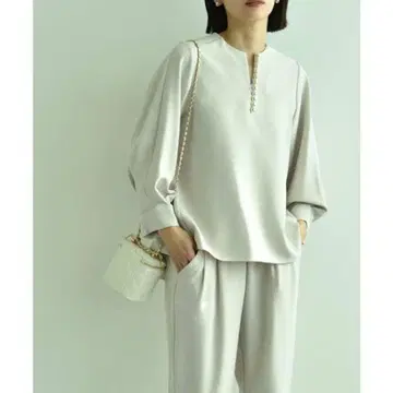 [ 새상품급 ] anana 펄 포함 키넥 블라우스 그레이지 인터플래닛