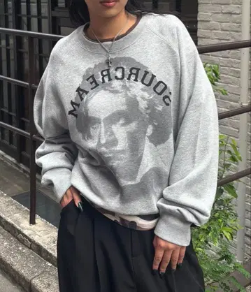 위인 맨투맨 그레이