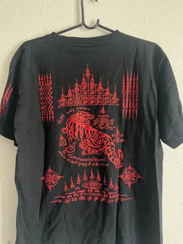 블랙 타이거 그래픽 T셔츠