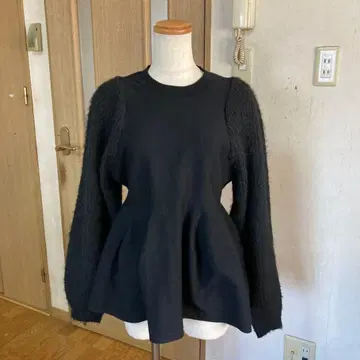 EMMEL REFINES 페플럼 디자인 니트