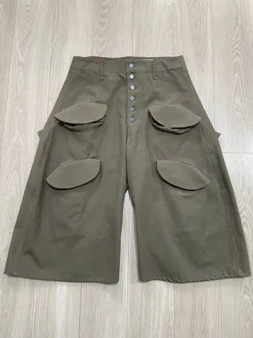 Nemeth 올리브 숏팬츠 XS