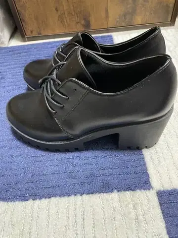 통굽 레이스업 로퍼 블랙