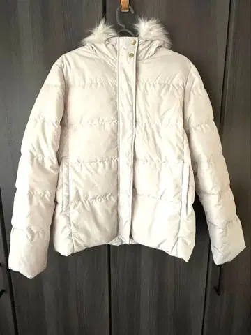 미사용 새상품 GU 지유 후드 부착 다운 자켓 XL