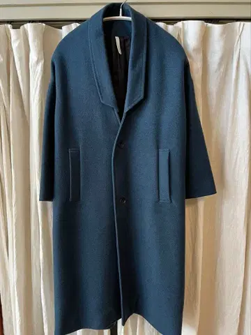 멋진 색상과 좋은 품질의 일본제 울 100% 코트