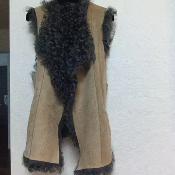 베이지 스웨이드 퍼 무스탕 코트