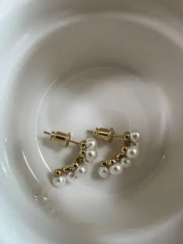 펄 비즈 골드 귀걸이 금속 알레르기 방지 졸업식 입학식 미사용 새상품