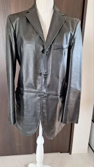 블랙 버튼 가죽 자켓 M size