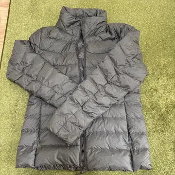 UNIQLO M 사이즈 울트라 라이트 다운