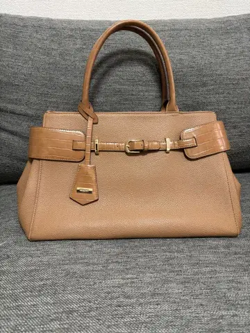 RESEXXY 리젝시 크로커다일 절개 핸드백 브라운 베이지