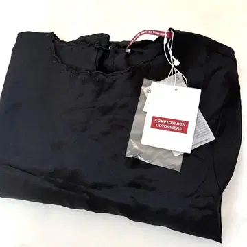 미사용 새상품 COMPTOIR DES COTONNIERS 블랙 원피스