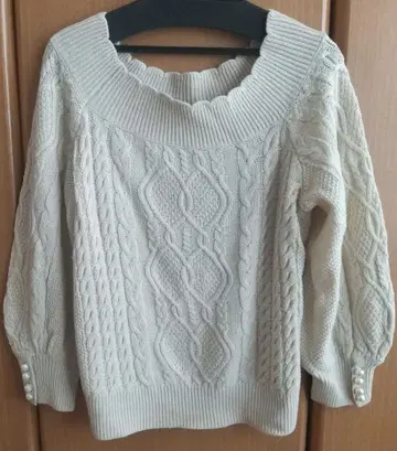 본머스리 케이블 니트 스웨터