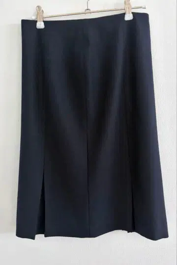 STELLA.K 스텔라 네이비 스커트 슬릿 플리츠 미디