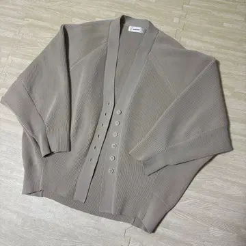 MACHATT 아모사 니트 가디건 (베이지)