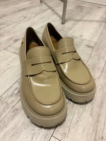 캠퍼 통굽 베이지 로퍼