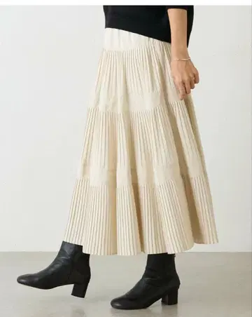 택 포함 새상품 비어즐리 플리츠 캉캉 스커트 화이트
