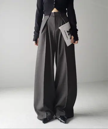 미사용 그레이 플리츠 와이드 팬츠
