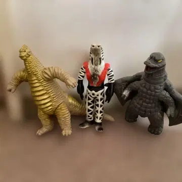 울트라 괴수 레드킹 고도라 외계인 기고기라 3체 츠부라야 프로덕션 반다이