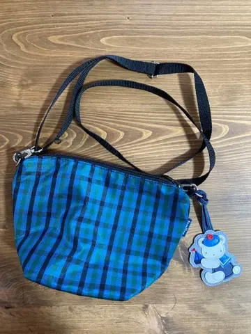 파밀리아 체크 무늬 숄더백 곰 참 포함