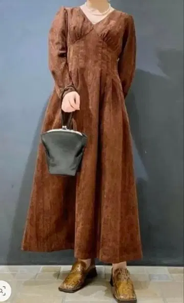 [ 컨디션 최상 ] RBS / 코듀로이 V넥 턱 원피스