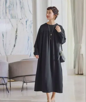 더블 프론트 씬리스 원피스 studio CLIP 블랙