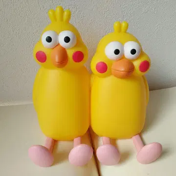 옐로우 컬러 캐릭터 피규어 2체 세트