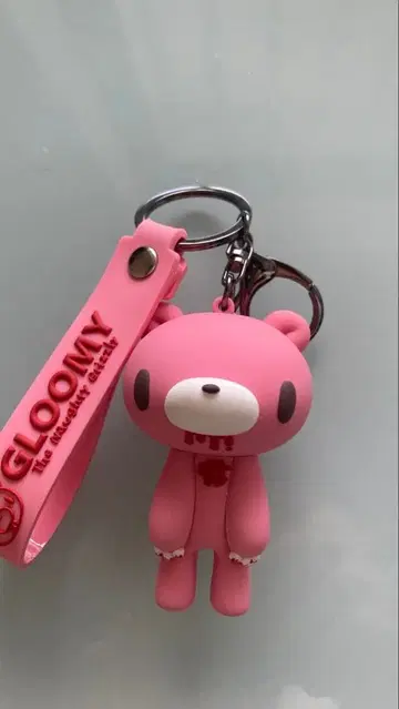 GLOOMY 핑크 곰 키링