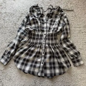 머큐리 듀오 2way 허리 셔링 핏 셔츠 블랙 계열 F 컨디션 최상