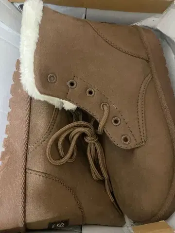 브라운 퍼 워크 부츠