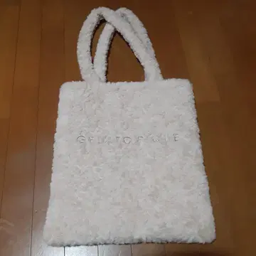 GELATO PIQUE 아이보리 토트백 퍼 복슬복슬