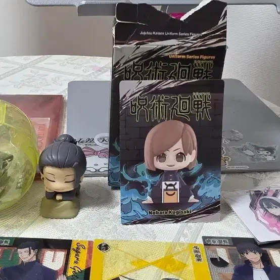 주술회전(팝마트,오네무탄피규어,아크릴스탠드등)굿즈 판매합니다.