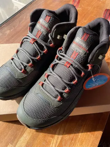 새상품 MERRELL 트레킹 슈즈 SPEED STRIKE 2 MID WP