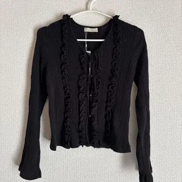 프릴 아이렛 리브 니트 가디건 프리즈마트