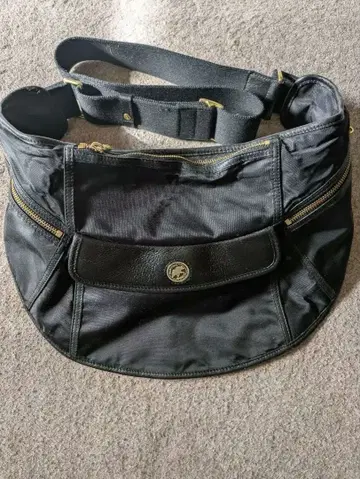 헌팅월드 원 숄더