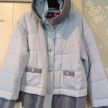 슈퍼 뷰티 플라워 버튼 라이트 블루 다운 자켓