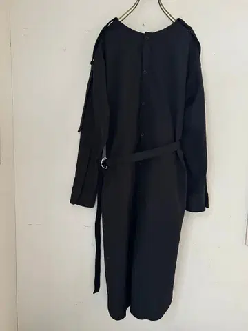 로즈버드 블랙 단추식 롱 드레스 벨트 포함