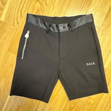 BALR. 블랙 지퍼 포켓 숏팬츠