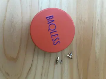 BAQLESS 골드 스터드 귀걸이 케이스 포함