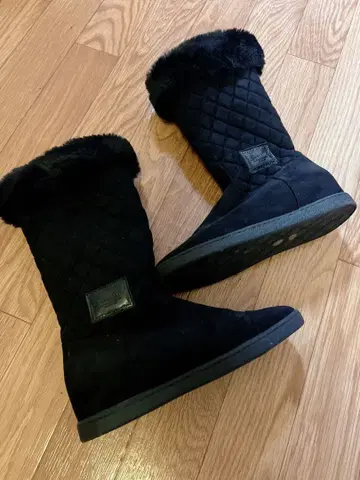 에밀리아 위즈 어그 부츠 S