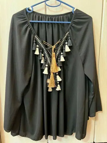 새상품급 프랑스제 블랙 태슬 장식 블라우스