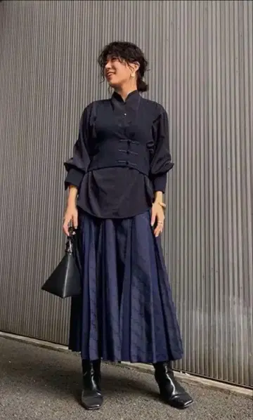 Ameri UNDRESSED HORSE BIT BERMUDA PANTS