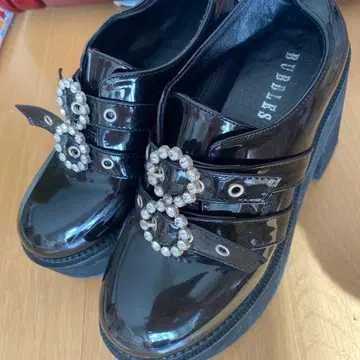 BUBBLES 블랙 통굽 신발