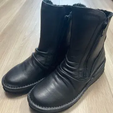 돌체 소가죽 퍼 지퍼 부츠 블랙 22cm 새상품