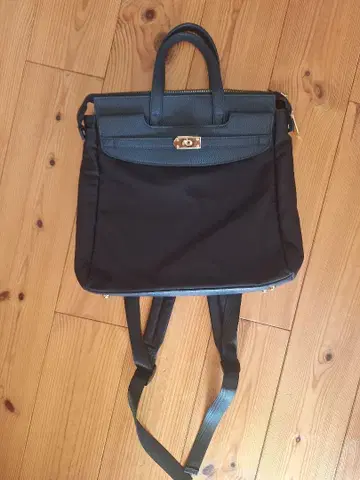 여성용 블랙 백팩