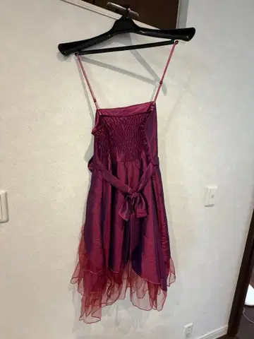 퍼플과 빨간색의 그라데이션 드레스