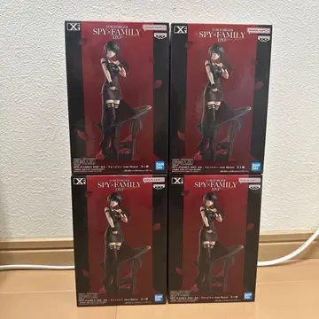 요르 포저 피규어 4개 세트