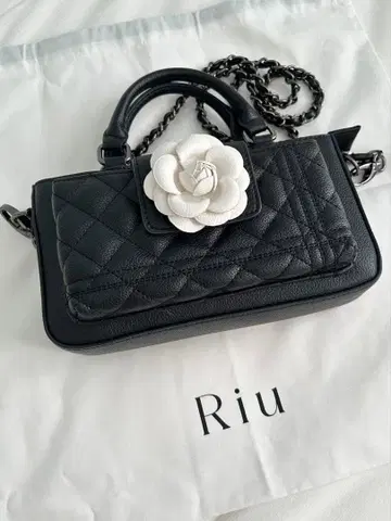 Riu Rose phone bag R짱 브랜드