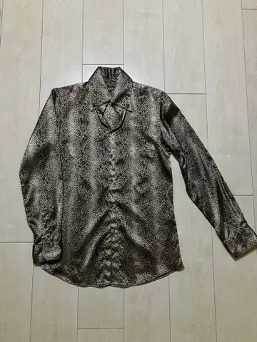 TORNADO MART 레오파드 긴팔 셔츠