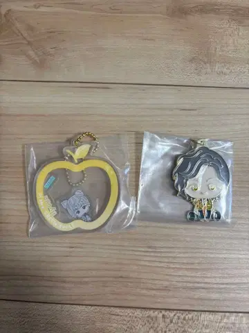 미세스 1번 복권 바스락 아크릴 참 메탈 참 후지사와 료카 2개 세트